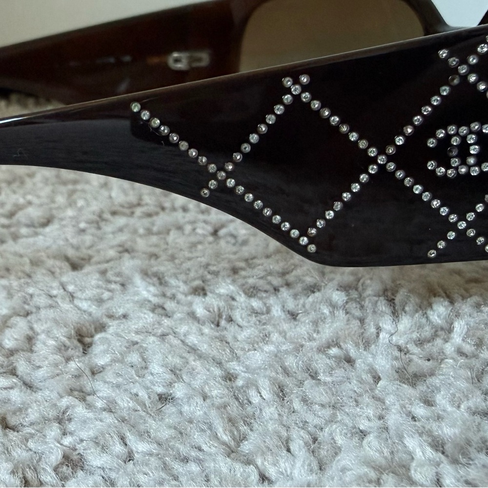 CHANEL Dark Brown Sunglasses (Y2K style) - Picture 13 of 16